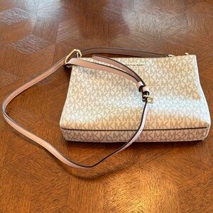 Crossbody bag